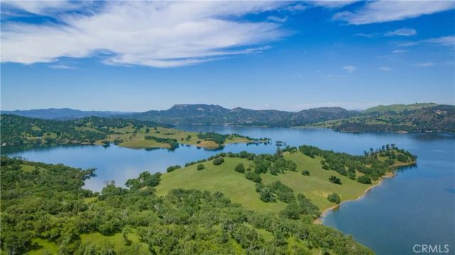 3415 Lakeside Village Drive, Paso Robles, CA 93446