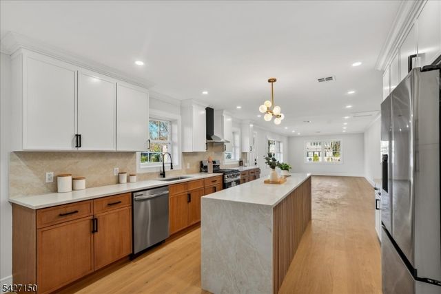 56 Manor Rd, Harrington Park Boro, NJ 07640