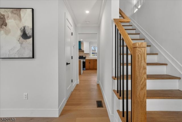 56 Manor Rd, Harrington Park Boro, NJ 07640