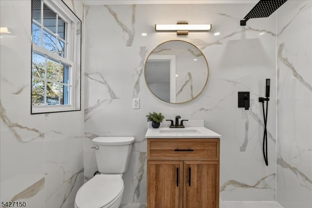56 Manor Rd, Harrington Park Boro, NJ 07640