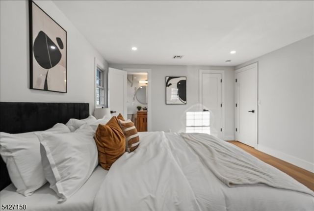 56 Manor Rd, Harrington Park Boro, NJ 07640
