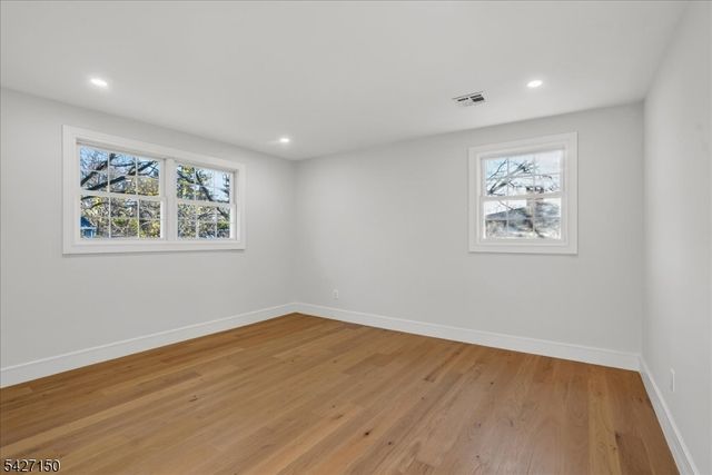 56 Manor Rd, Harrington Park Boro, NJ 07640