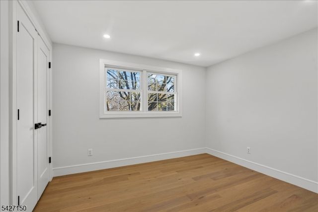 56 Manor Rd, Harrington Park Boro, NJ 07640