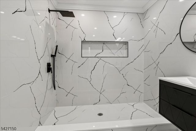 56 Manor Rd, Harrington Park Boro, NJ 07640