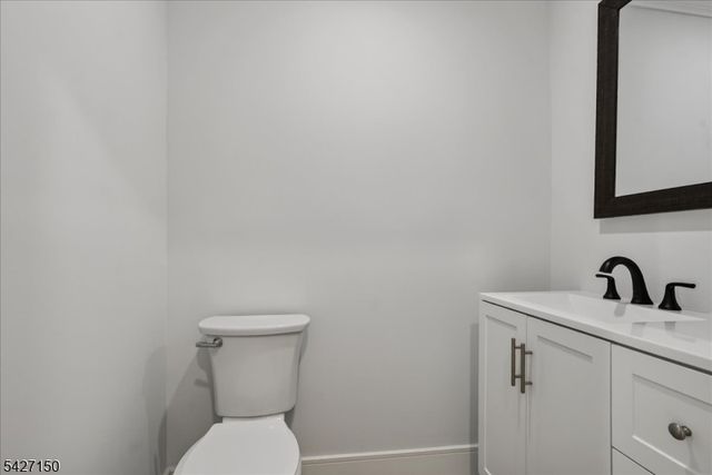 56 Manor Rd, Harrington Park Boro, NJ 07640