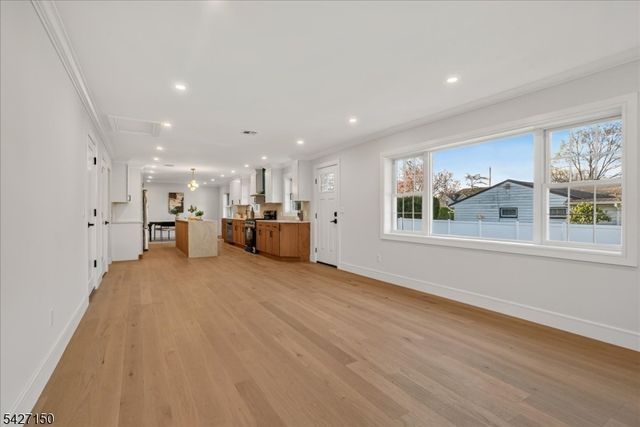 56 Manor Rd, Harrington Park Boro, NJ 07640