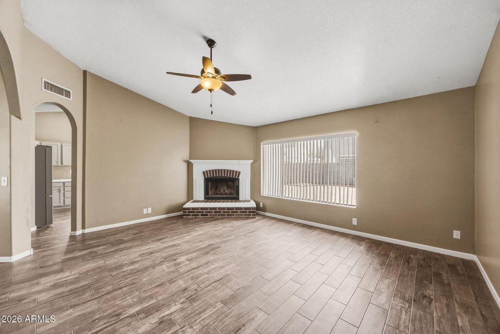 10243 W READE Avenue, Glendale, AZ 85307 — photo 3