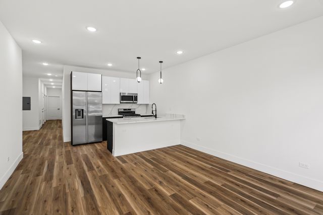 6440 S Evans Avenue 2, Chicago, IL 60637