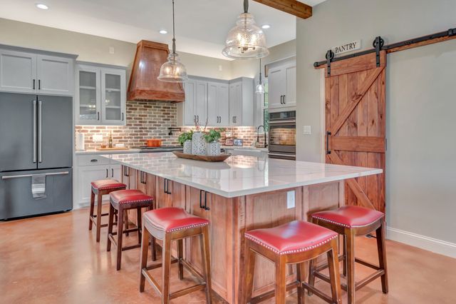 129 Whiskey Ranch Road, Runaway Bay, TX 76426