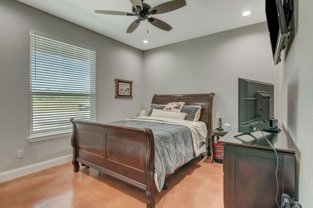 129 Whiskey Ranch Road, Runaway Bay, TX 76426