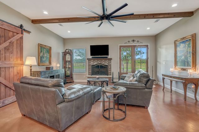 129 Whiskey Ranch Road, Runaway Bay, TX 76426