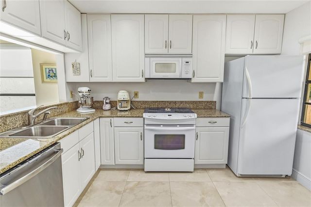 21827 Arriba Real L, Boca Raton, FL 33433
