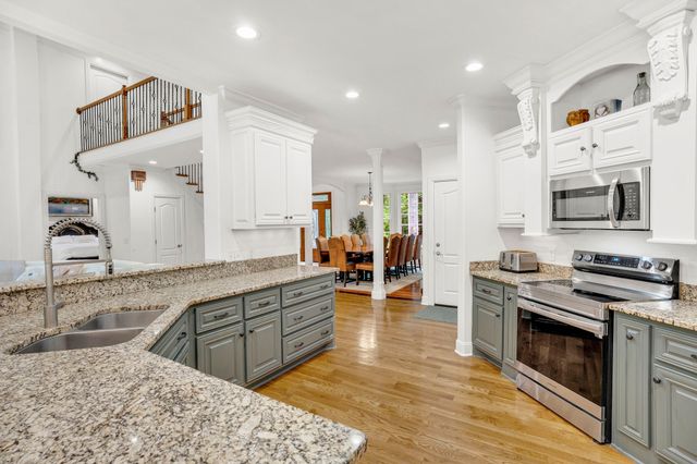 6948 Whispering Oaks Dr, Springfield, TN 37172