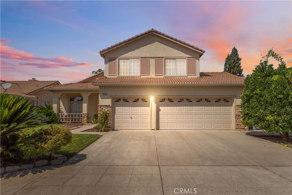 2290 Warwick Avenue, Fresno, CA 93720
