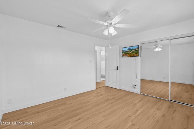 640 Zorn Ave 9B, Louisville, KY 40206