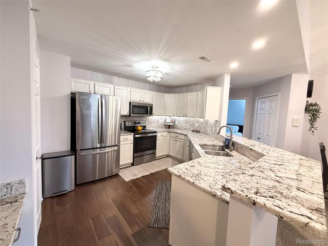 23202 Alexa Drive, Commerce Charter Township, MI 48390