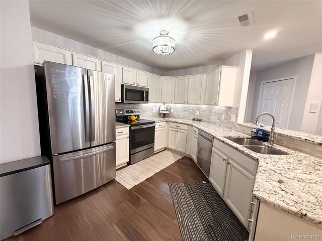 23202 Alexa Drive, Commerce Charter Township, MI 48390