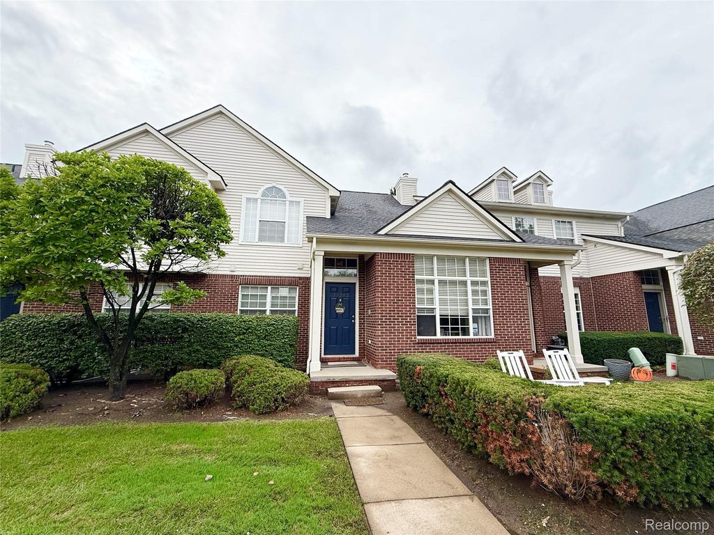 23202 Alexa Drive, Commerce Charter Township, MI 48390