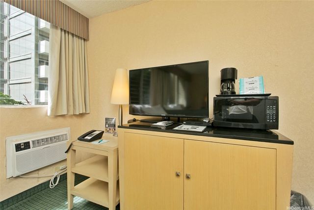 444 Kanekapolei Street 205, Honolulu, HI 96815