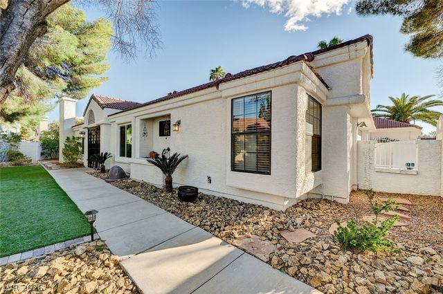 5256 Crooked Valley Drive, Las Vegas, NV 89149