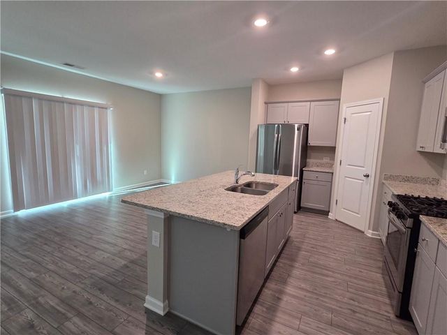 2088 Nuthatch Drive, Hoschton, GA 30548