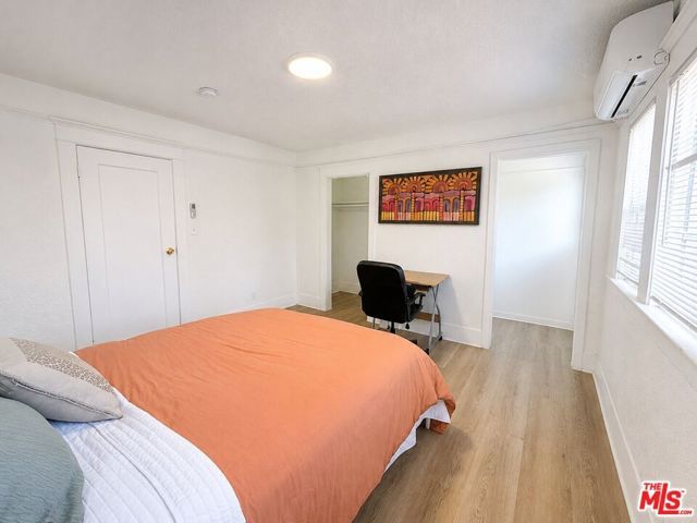 1186 W 37th Drive, Los Angeles, CA 90007