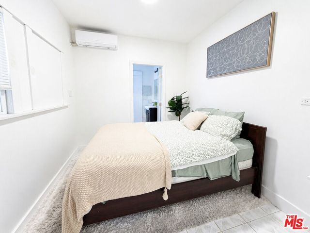 1186 W 37th Drive, Los Angeles, CA 90007