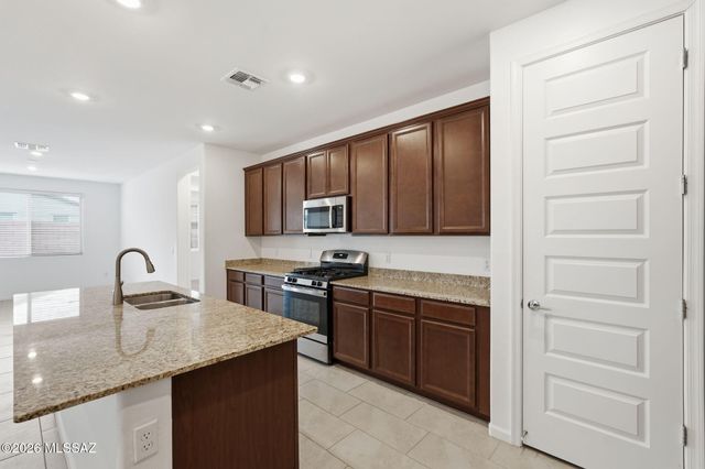 6704 E Caminito La Piscina, Tucson, AZ 85756