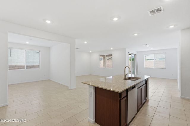 6704 E Caminito La Piscina, Tucson, AZ 85756
