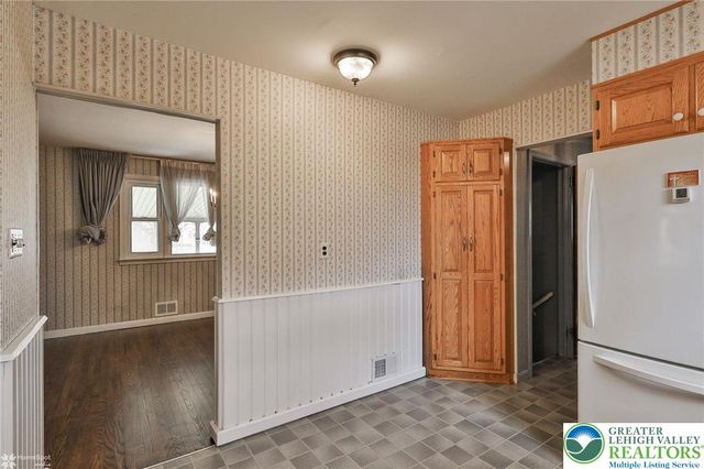 2246 Barrington Road, Bethlehem City, PA 18018