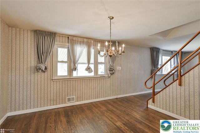 2246 Barrington Road, Bethlehem City, PA 18018