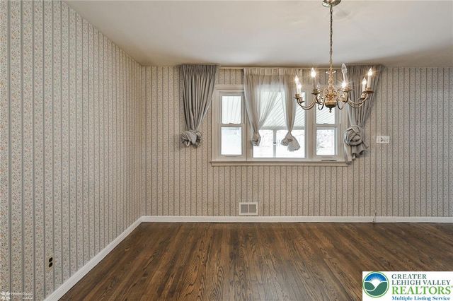 2246 Barrington Road, Bethlehem City, PA 18018