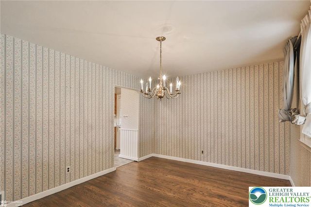 2246 Barrington Road, Bethlehem City, PA 18018