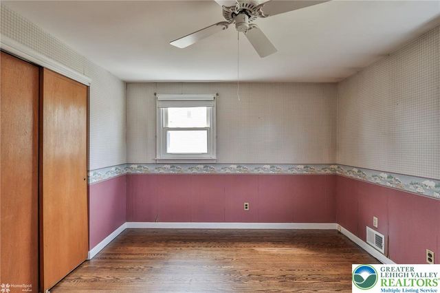 2246 Barrington Road, Bethlehem City, PA 18018