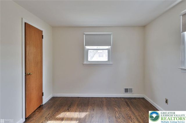 2246 Barrington Road, Bethlehem City, PA 18018