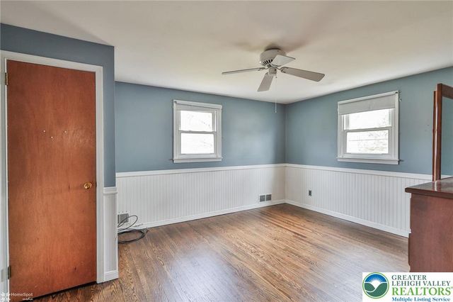 2246 Barrington Road, Bethlehem City, PA 18018