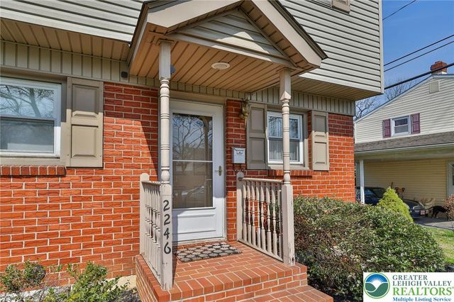 2246 Barrington Road, Bethlehem City, PA 18018