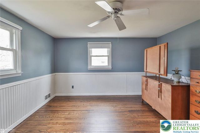 2246 Barrington Road, Bethlehem City, PA 18018