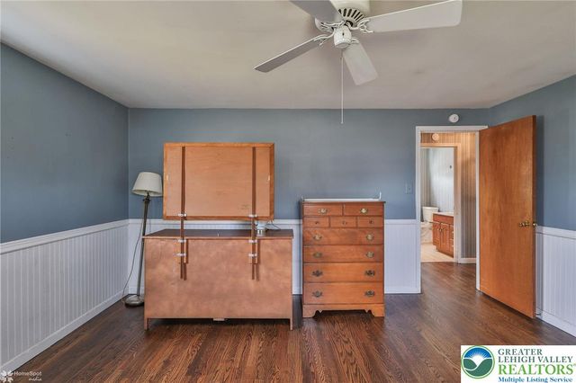 2246 Barrington Road, Bethlehem City, PA 18018