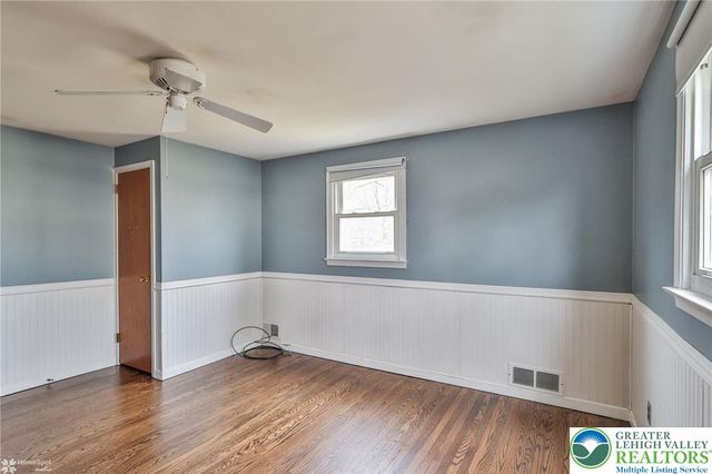 2246 Barrington Road, Bethlehem City, PA 18018