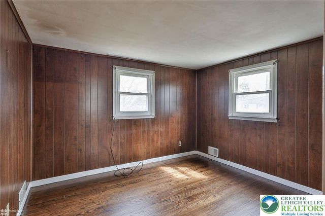 2246 Barrington Road, Bethlehem City, PA 18018