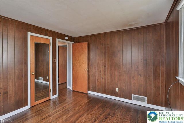 2246 Barrington Road, Bethlehem City, PA 18018