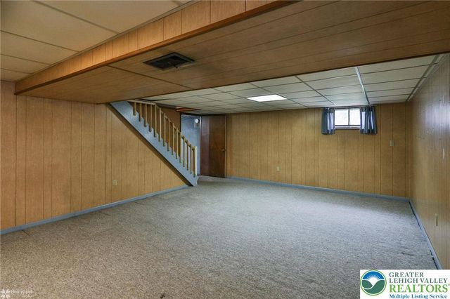 2246 Barrington Road, Bethlehem City, PA 18018