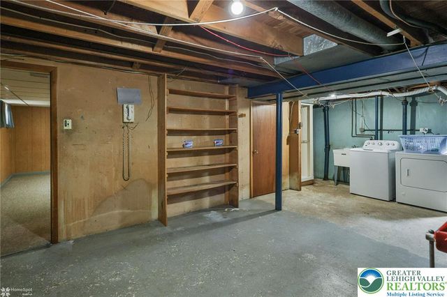 2246 Barrington Road, Bethlehem City, PA 18018