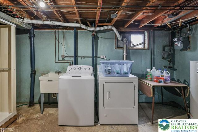 2246 Barrington Road, Bethlehem City, PA 18018