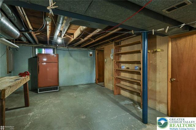 2246 Barrington Road, Bethlehem City, PA 18018