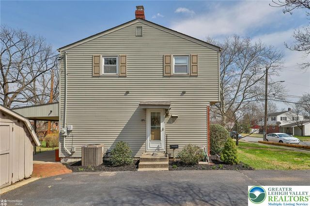 2246 Barrington Road, Bethlehem City, PA 18018