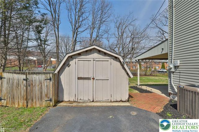 2246 Barrington Road, Bethlehem City, PA 18018