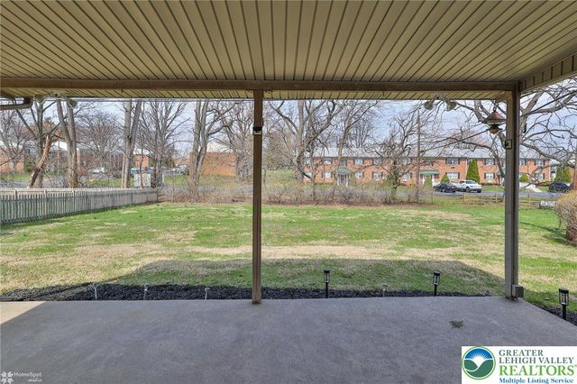 2246 Barrington Road, Bethlehem City, PA 18018