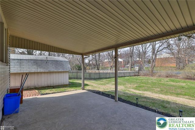 2246 Barrington Road, Bethlehem City, PA 18018